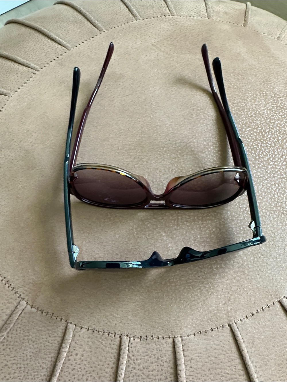 Amazon Women's Aviator Sunglasses in Black and Brown - Picture 6 of 6